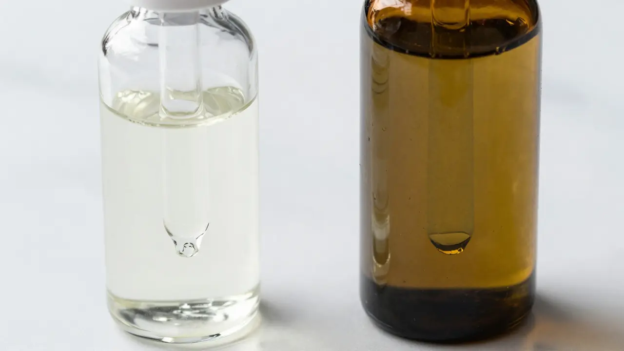 Rozdíl mezi raw a pure CBD: Čistý krystal vs. surový extrakt